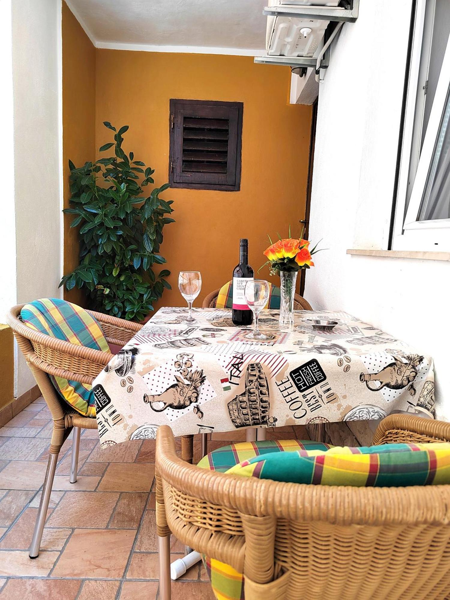 Apartmani Buljubasic Baška Voda Szoba fotó